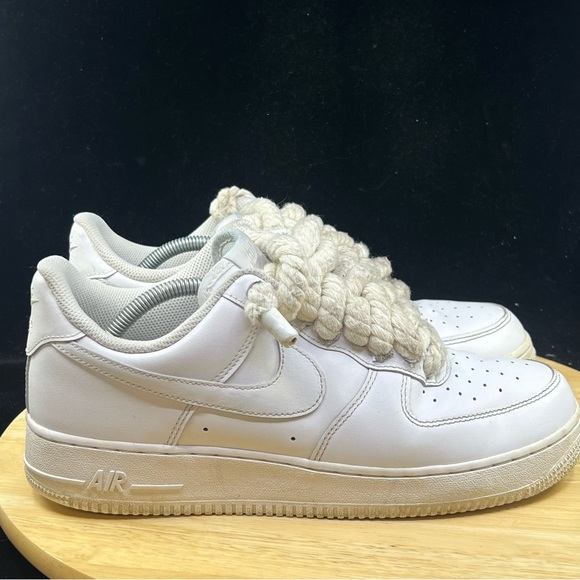 Nike Air Force 1 Low '07 Triple White Retro Classic CW2288-111 All Men's Size 10 - Picture 4 of 10